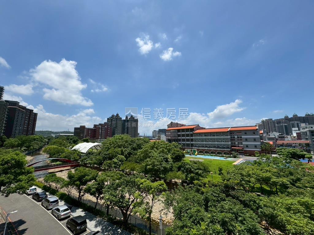竹城京都河景四房車位房屋室內格局與周邊環境