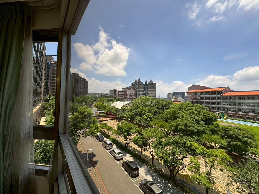 竹城京都河景四房車位房屋室內格局與周邊環境