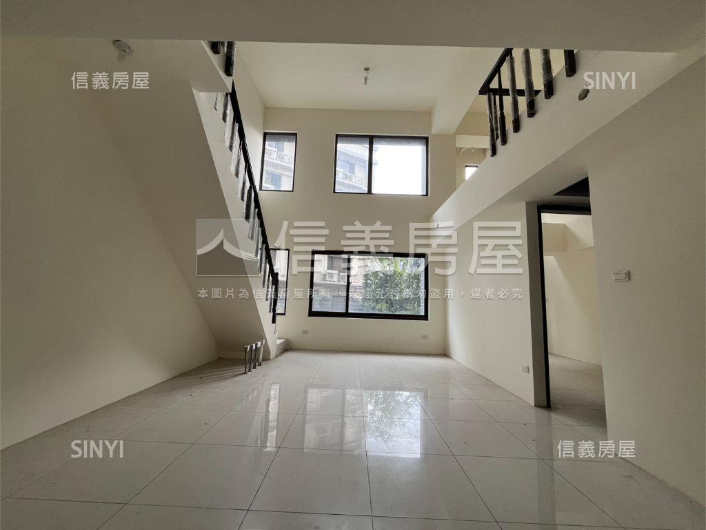 國家君臨挑高一樓稀有釋出房屋室內格局與周邊環境