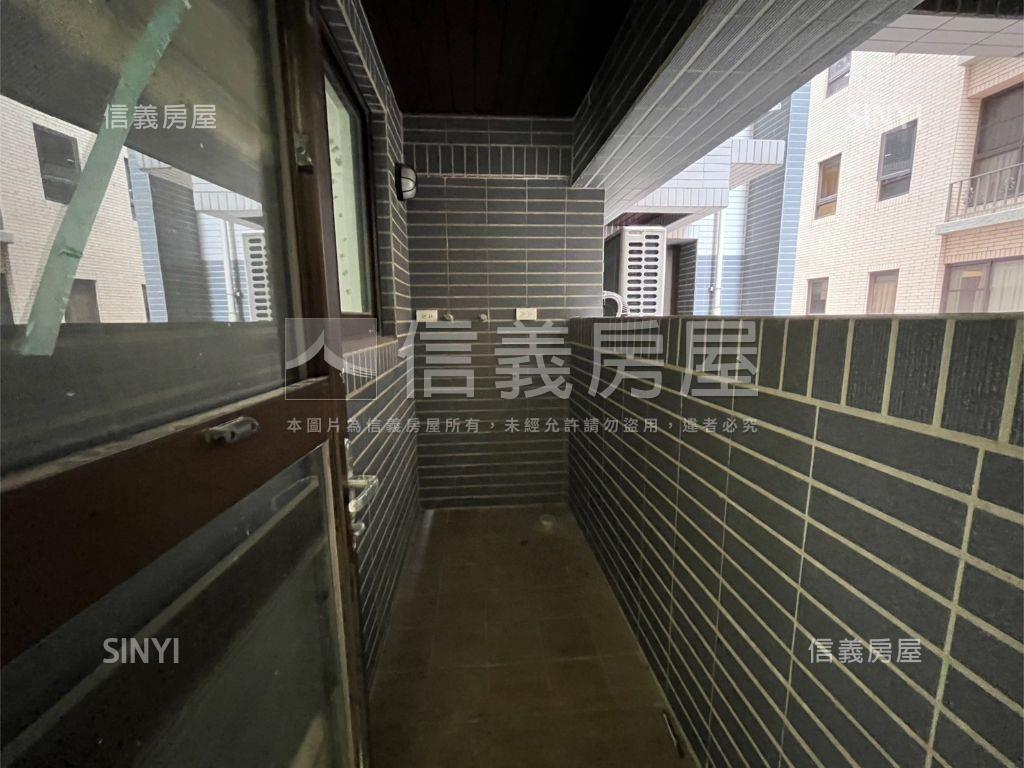 國家君臨挑高一樓稀有釋出房屋室內格局與周邊環境