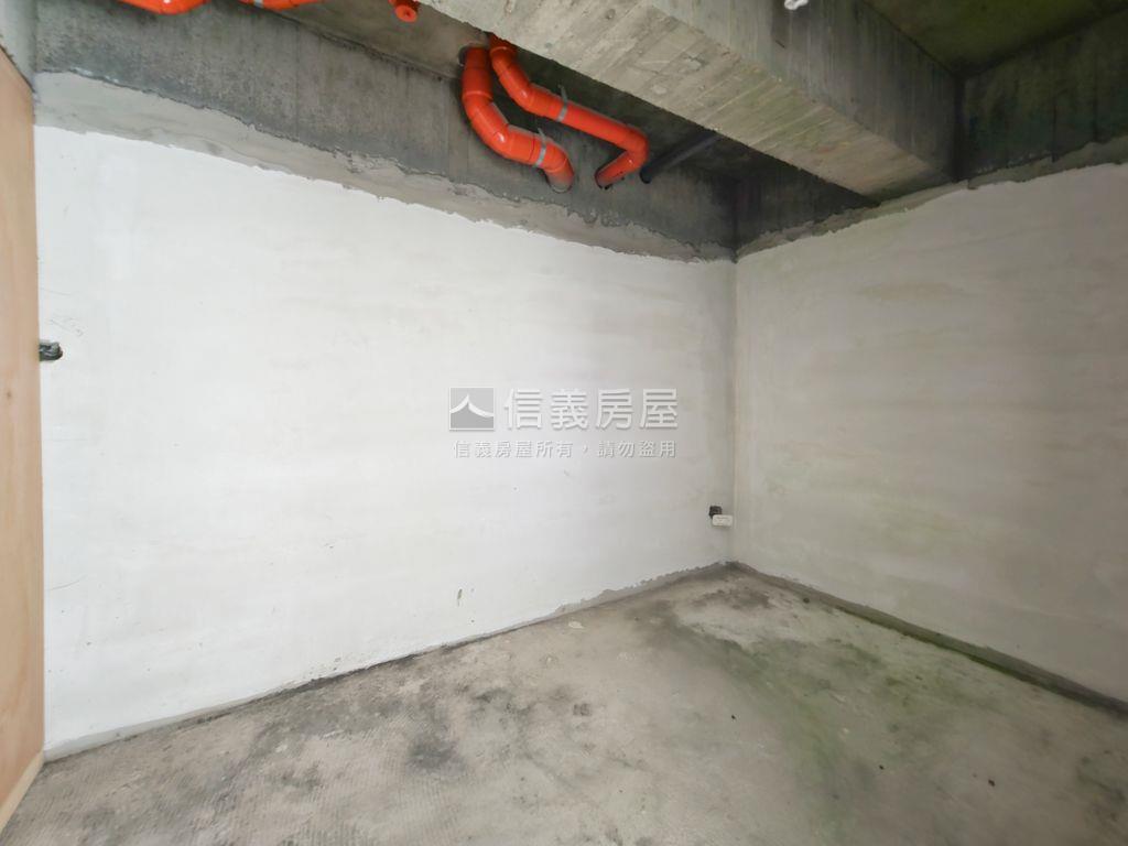 國家君臨挑高一樓稀有釋出房屋室內格局與周邊環境