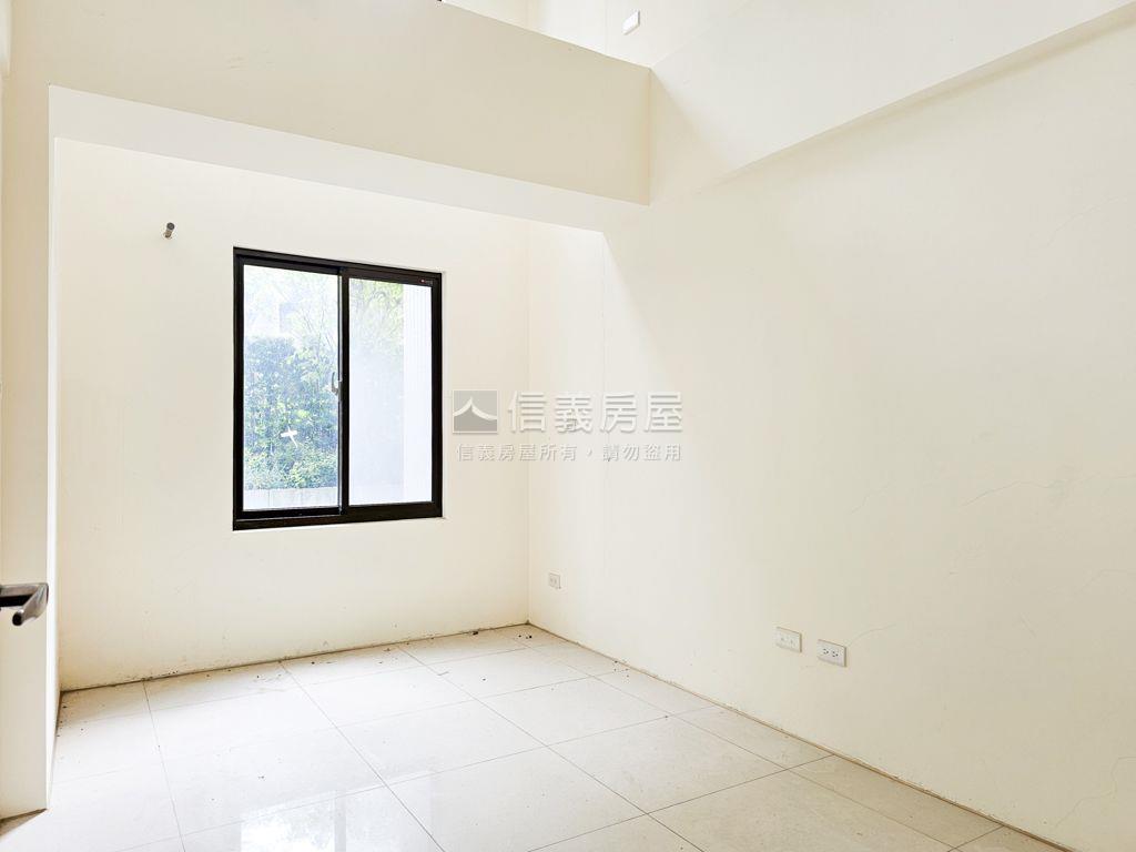 國家君臨挑高一樓稀有釋出房屋室內格局與周邊環境