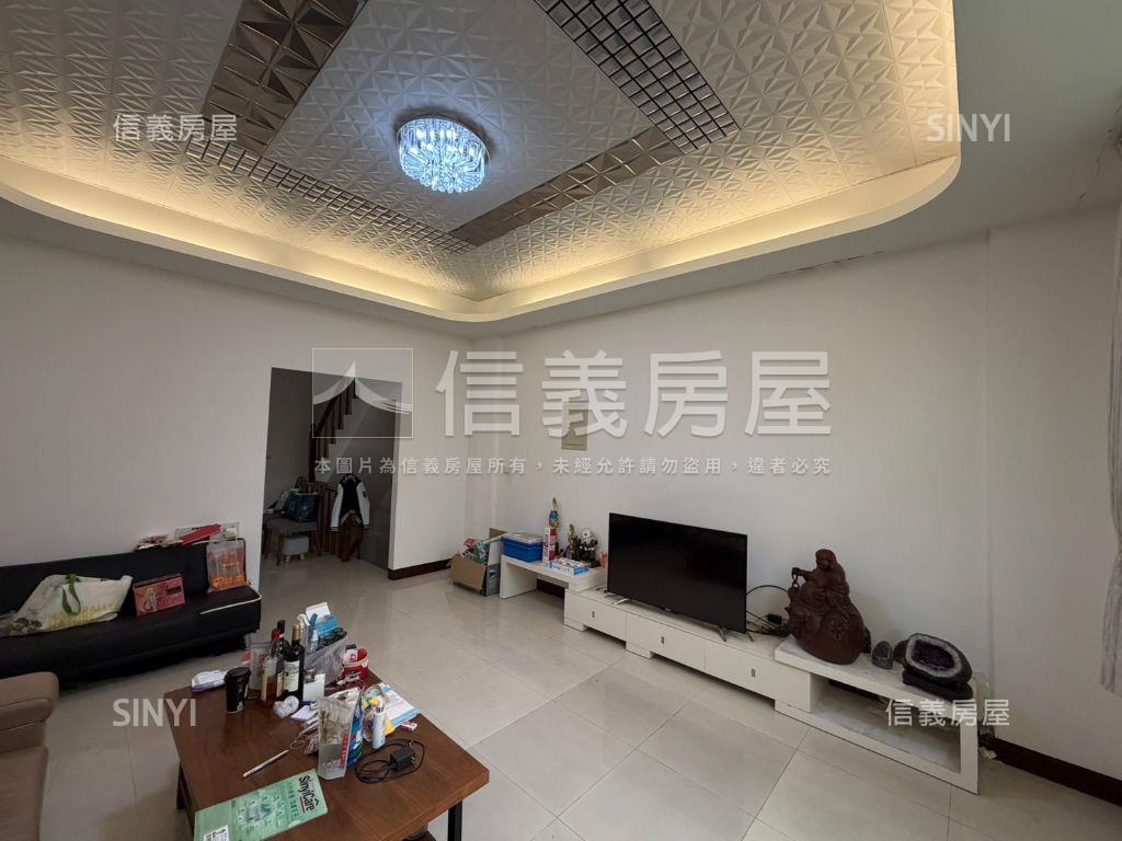 南勢運動中心旁寶藏店墅房屋室內格局與周邊環境
