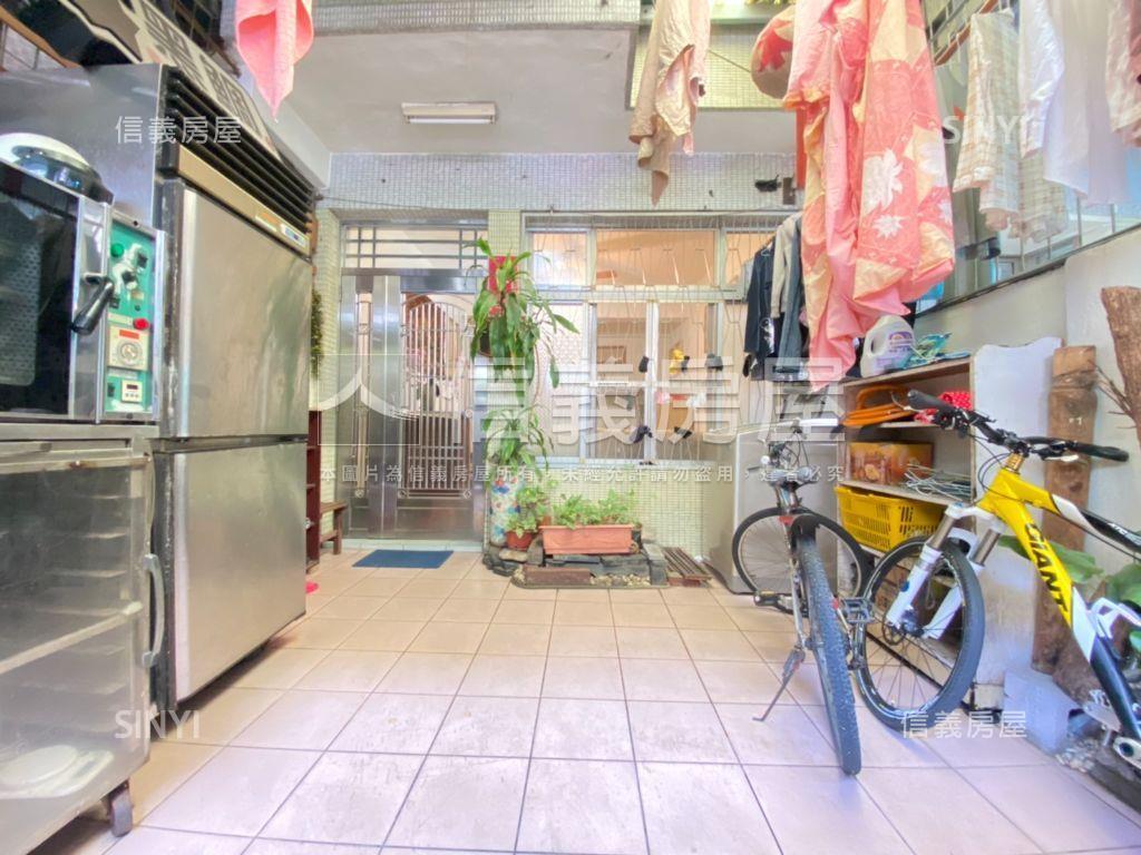 西區近忠明美透天房屋室內格局與周邊環境