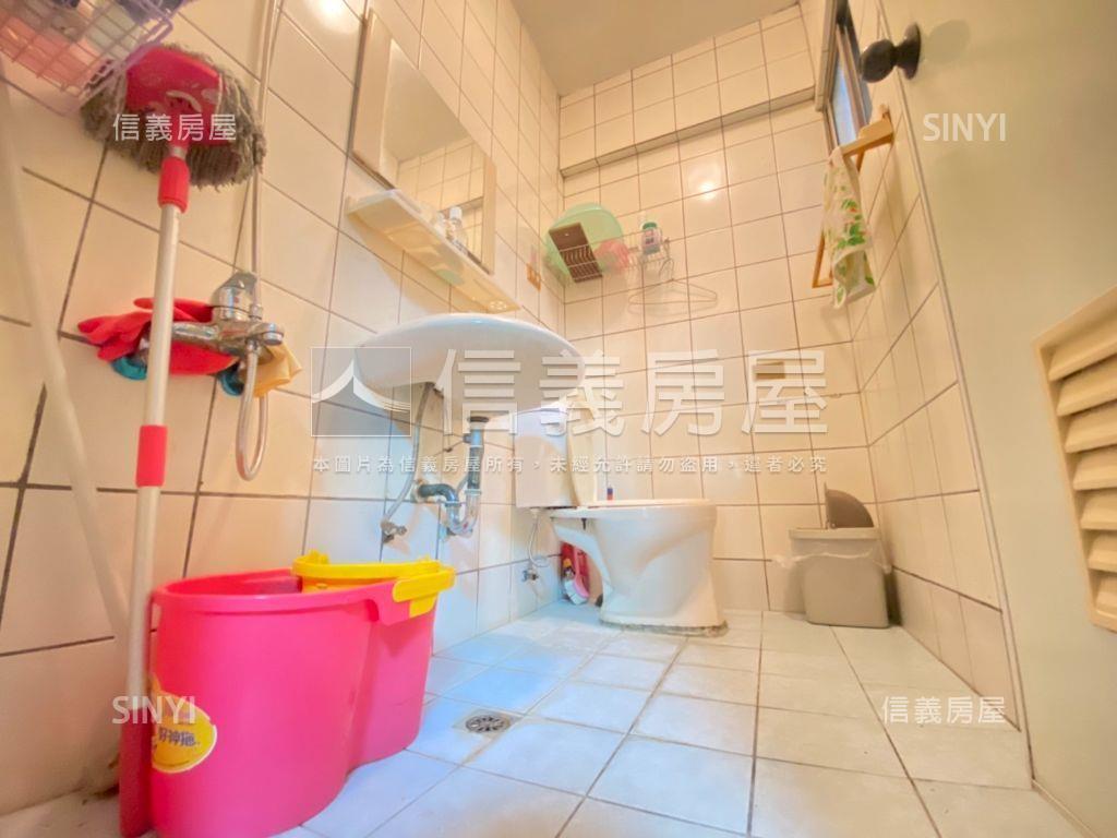 西區近忠明美透天房屋室內格局與周邊環境