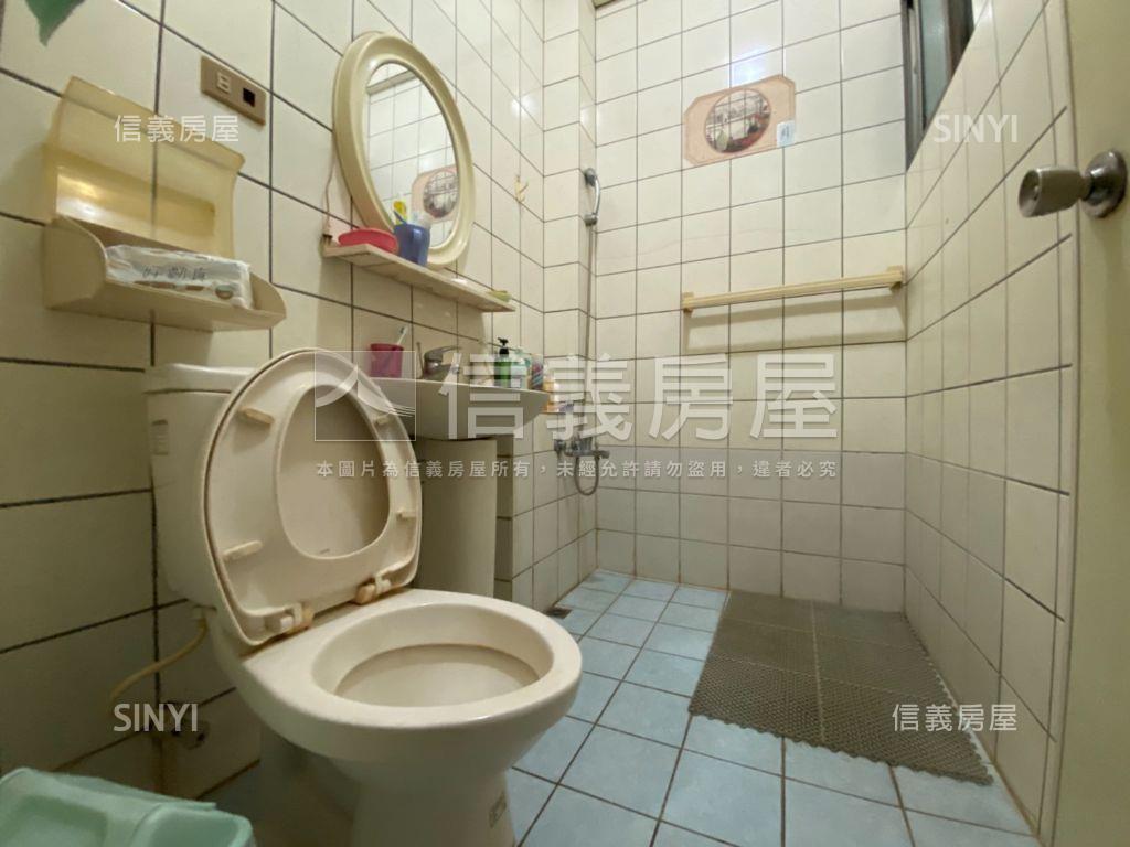 西區近忠明美透天房屋室內格局與周邊環境