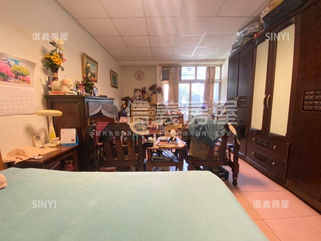 西區近忠明美透天房屋室內格局與周邊環境