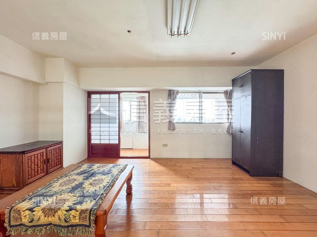 近捷運高樓層大空間附車位房屋室內格局與周邊環境