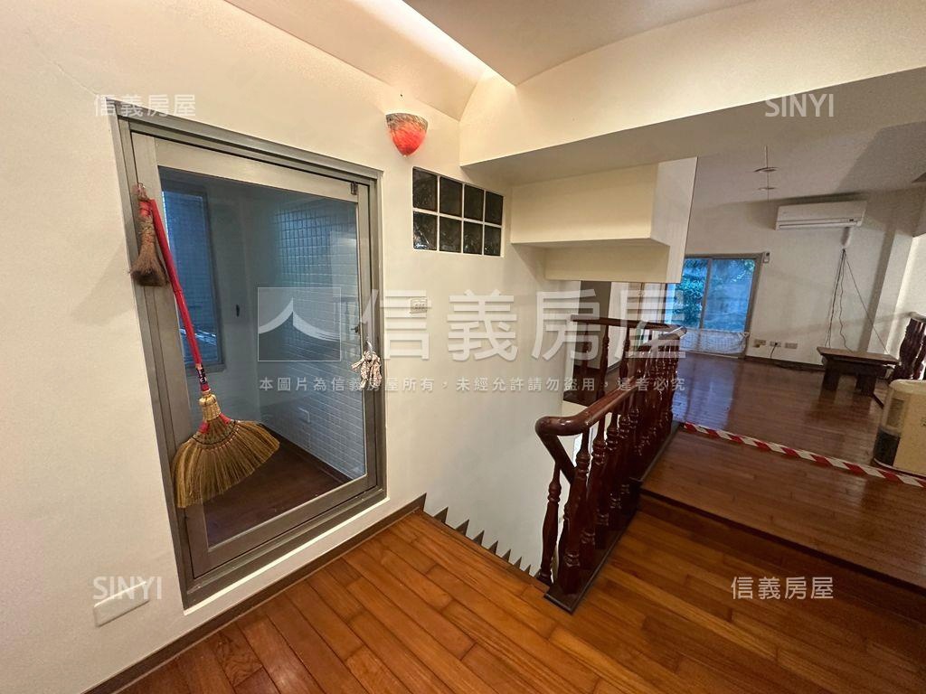 新坡儷景稀有大庭院美美屋房屋室內格局與周邊環境