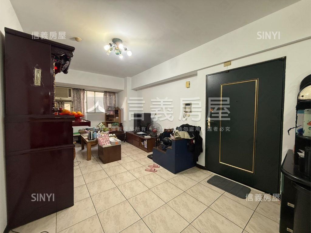 稀有新台北人３房大車位房屋室內格局與周邊環境