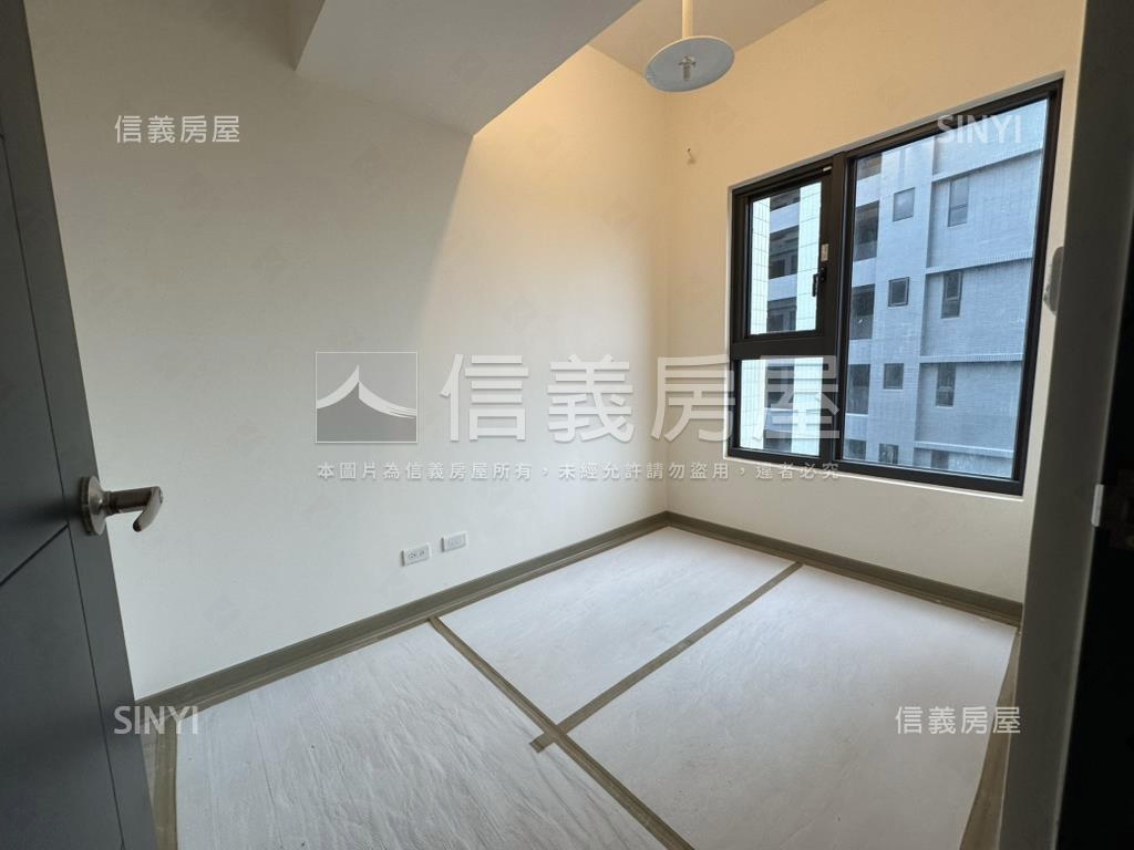 萊茵水花園三房平面車位房屋室內格局與周邊環境