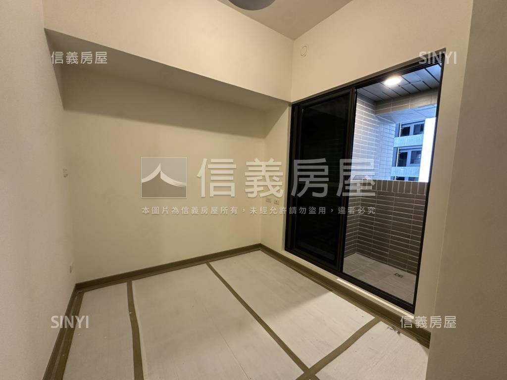 萊茵水花園三房平面車位房屋室內格局與周邊環境