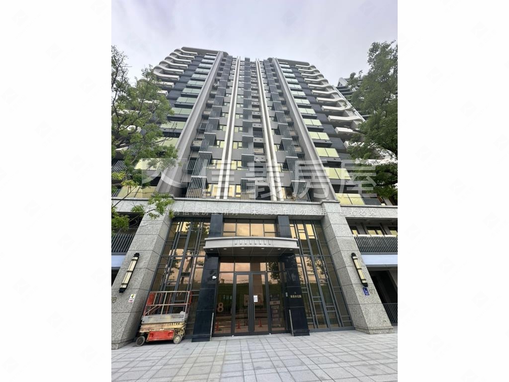 萊茵水花園三房平面車位房屋室內格局與周邊環境