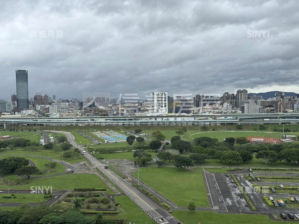 萊茵水花園三房平面車位房屋室內格局與周邊環境