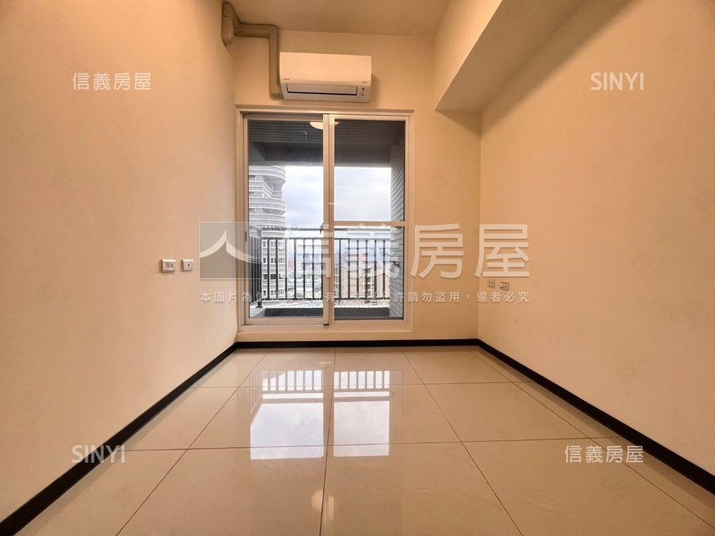 新板巨星次頂樓兩房車位房屋室內格局與周邊環境