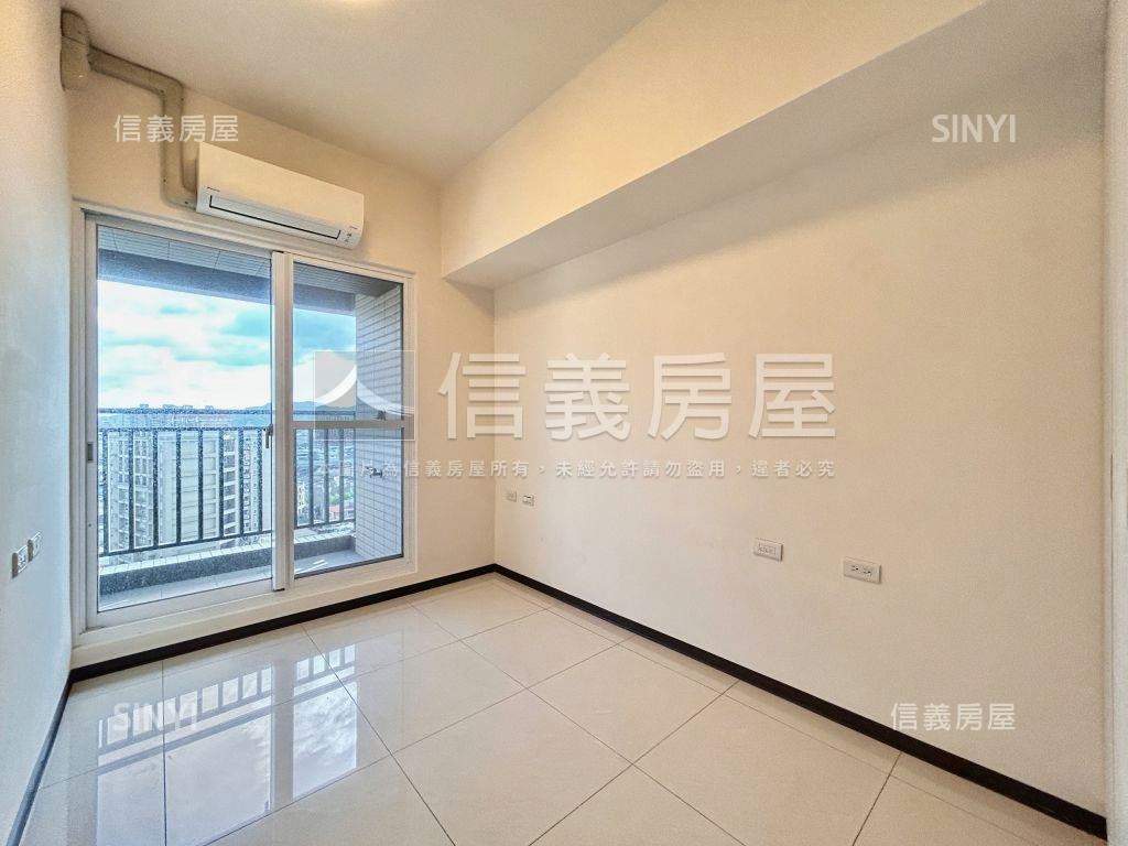 新板巨星次頂樓兩房車位房屋室內格局與周邊環境