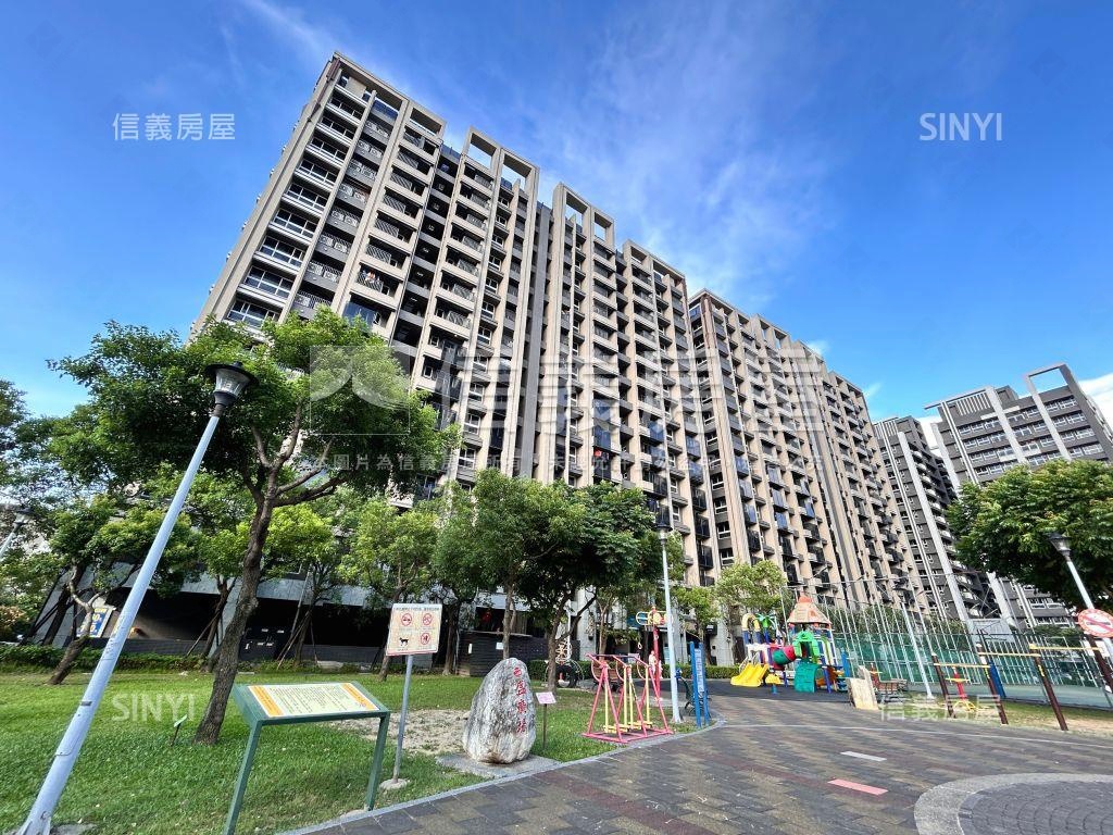 新板巨星次頂樓兩房車位房屋室內格局與周邊環境