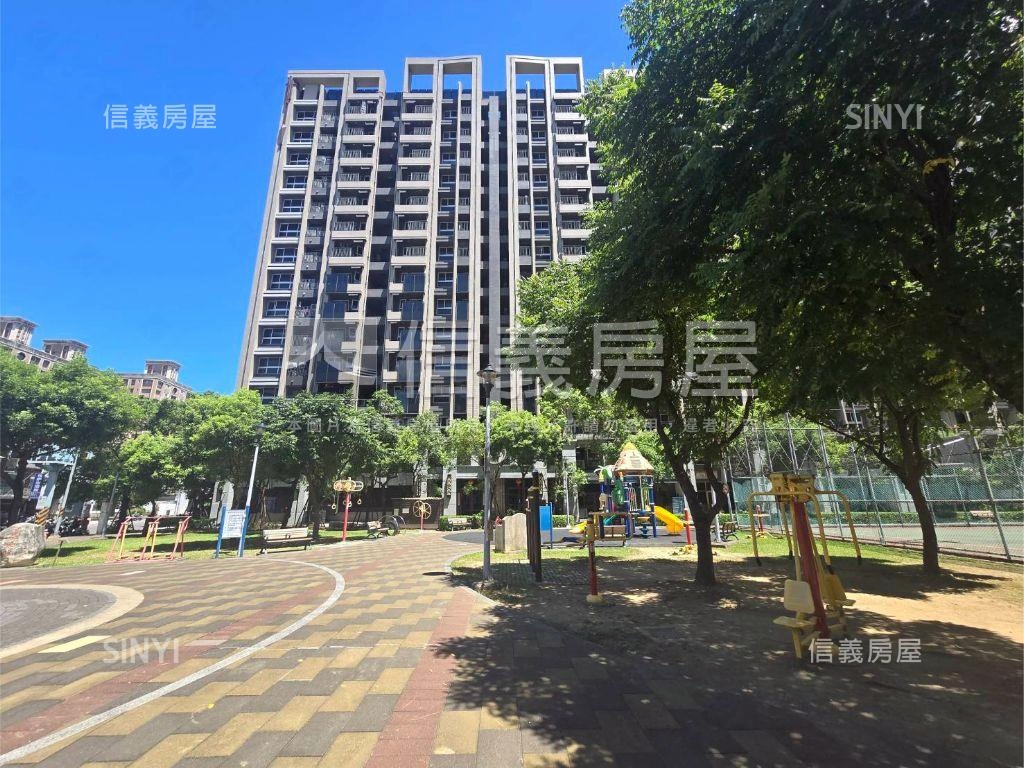 新板巨星次頂樓兩房車位房屋室內格局與周邊環境