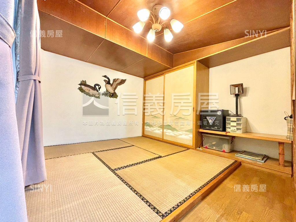中正金華電梯４房車位房屋室內格局與周邊環境