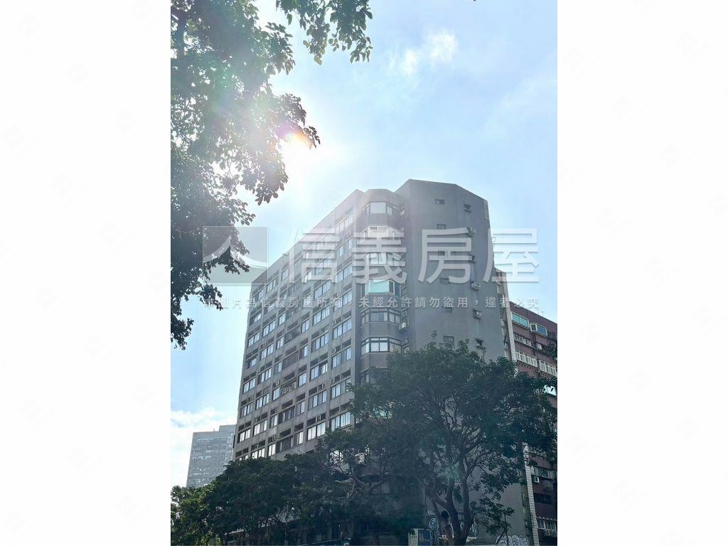 中正金華電梯４房車位房屋室內格局與周邊環境