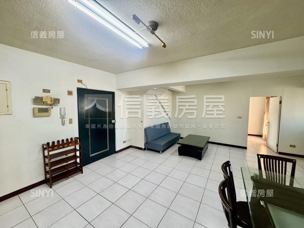 近市府捷運６房樓中樓車位房屋室內格局與周邊環境