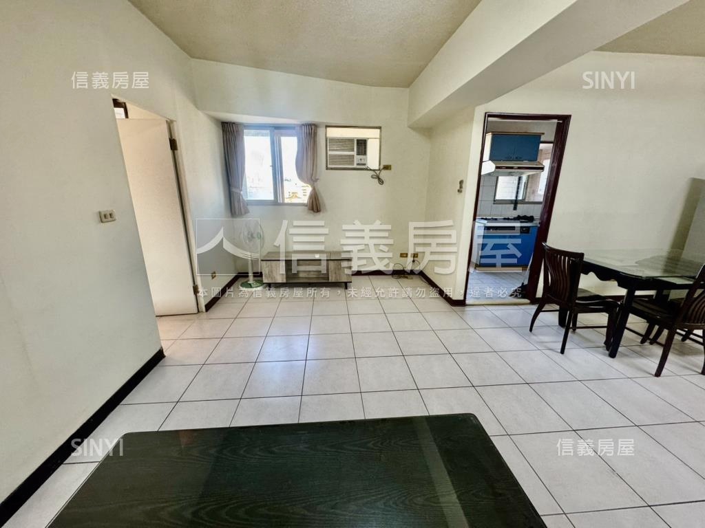 近市府捷運６房樓中樓車位房屋室內格局與周邊環境