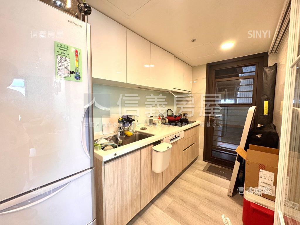 採光兩房平車裝潢戶房屋室內格局與周邊環境