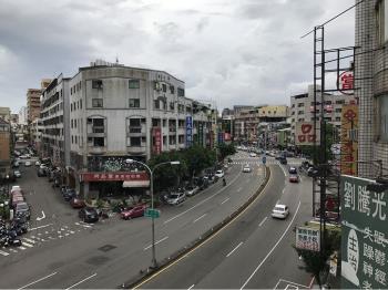 進化路角間透天店面