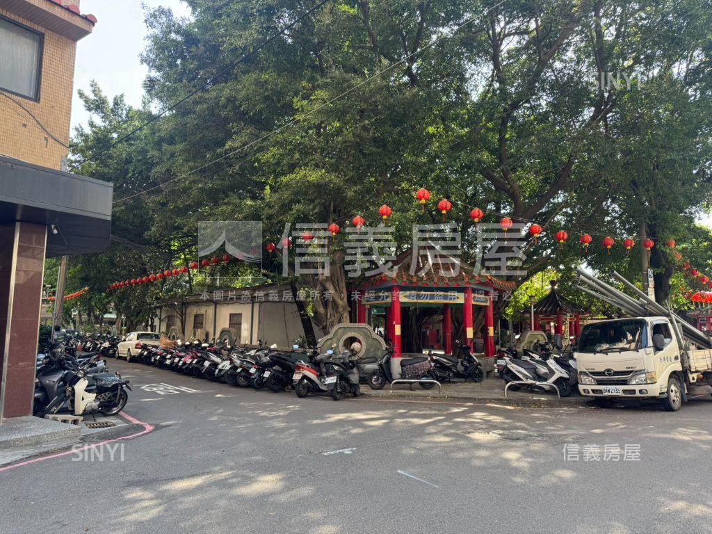 近ＳＯＧＯ收租電梯套房房屋室內格局與周邊環境