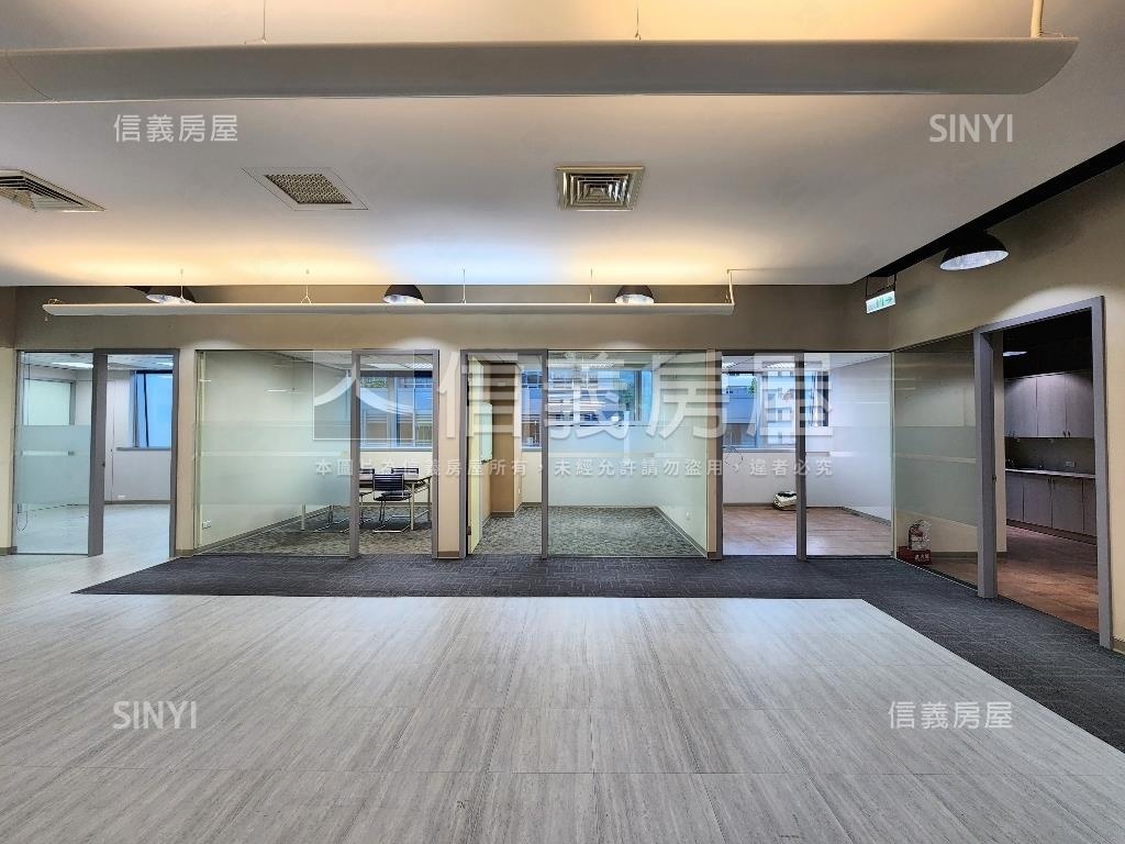 玻璃帷幕。國美鋼骨純辦房屋室內格局與周邊環境