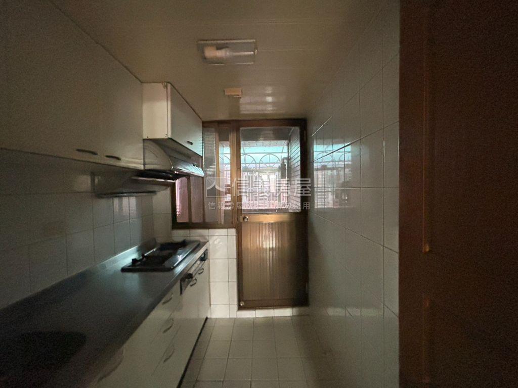 近車站莊敬路電梯三房華廈房屋室內格局與周邊環境