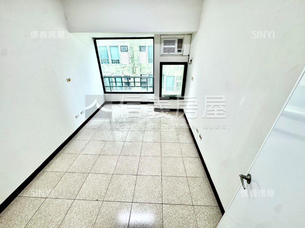 陽光綠意三期８樓三房房屋室內格局與周邊環境