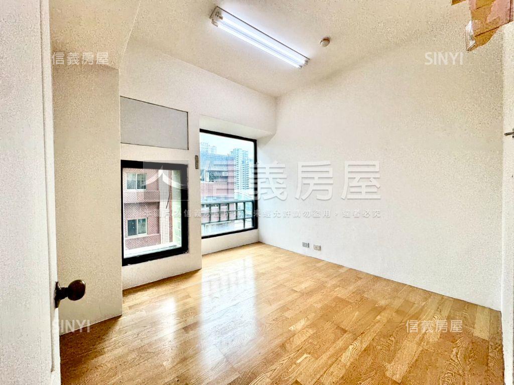 陽光綠意三期８樓三房房屋室內格局與周邊環境