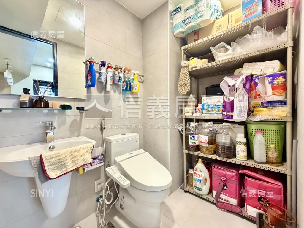 中正Ｏ８精裝美邸帶平車房屋室內格局與周邊環境