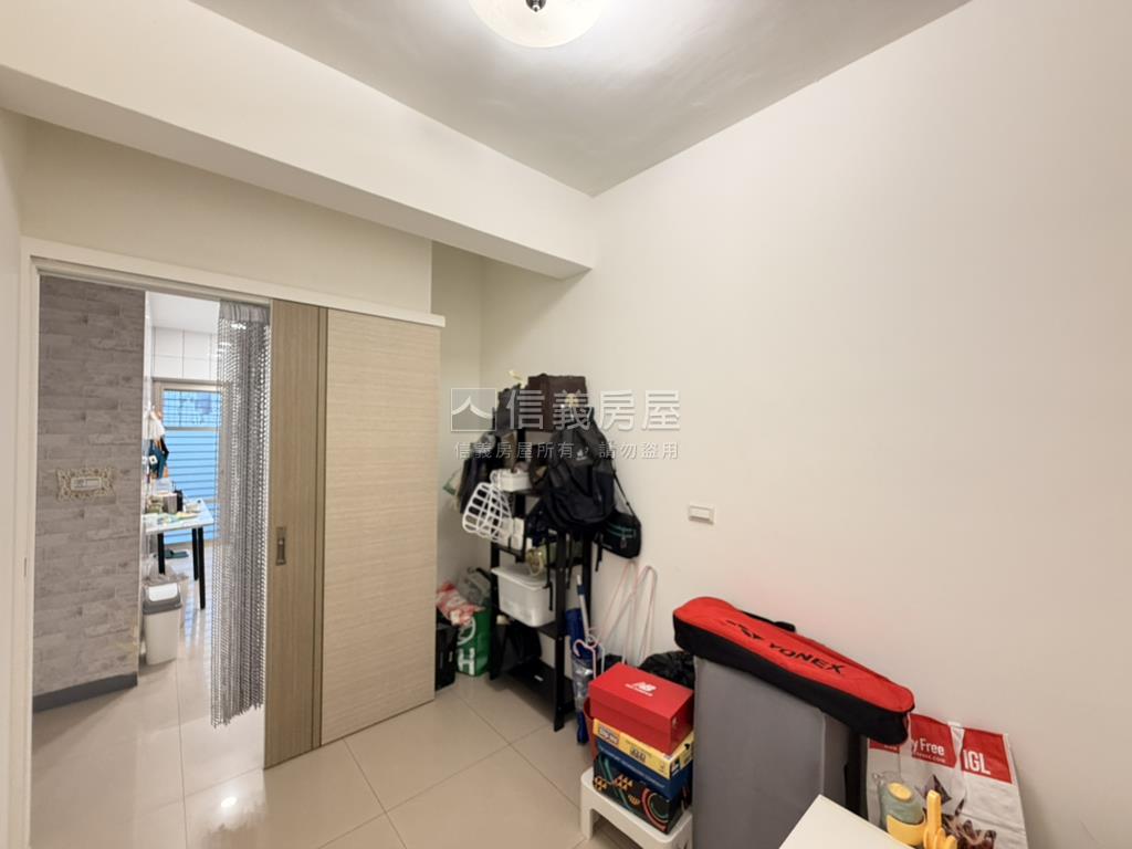 捷運中和三房美邸房屋室內格局與周邊環境