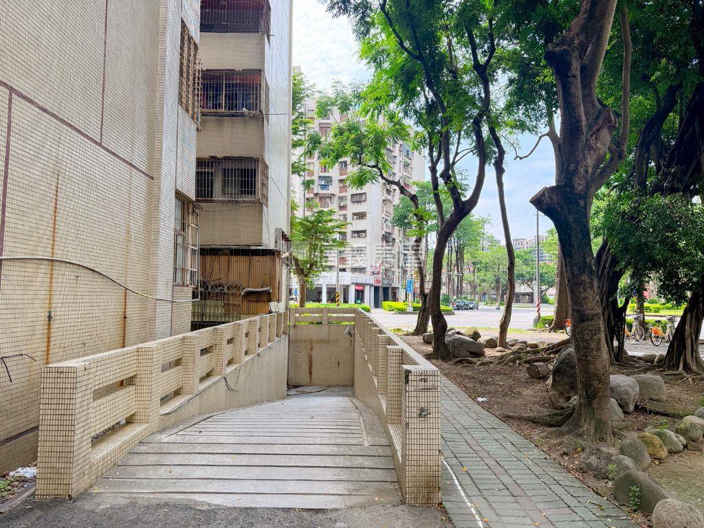 前鋒稀有漂亮樹海三房邊間房屋室內格局與周邊環境