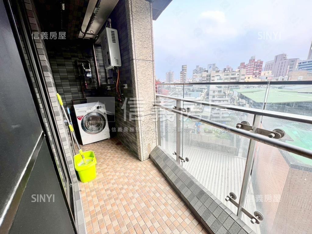 ★海華星鑽溫馨兩房車位★房屋室內格局與周邊環境