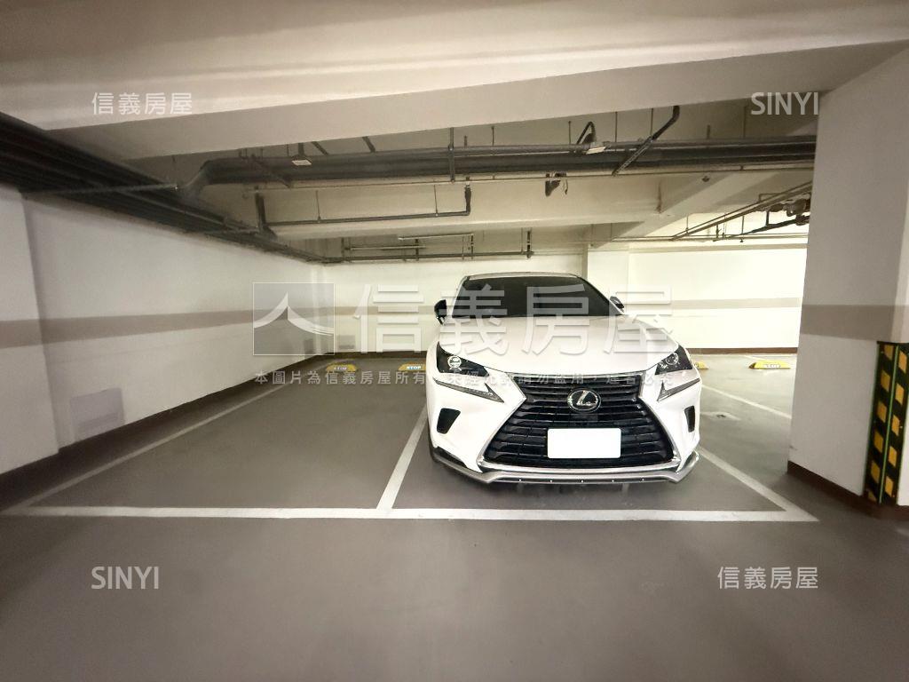 近文山高樓亮美三房平車房屋室內格局與周邊環境