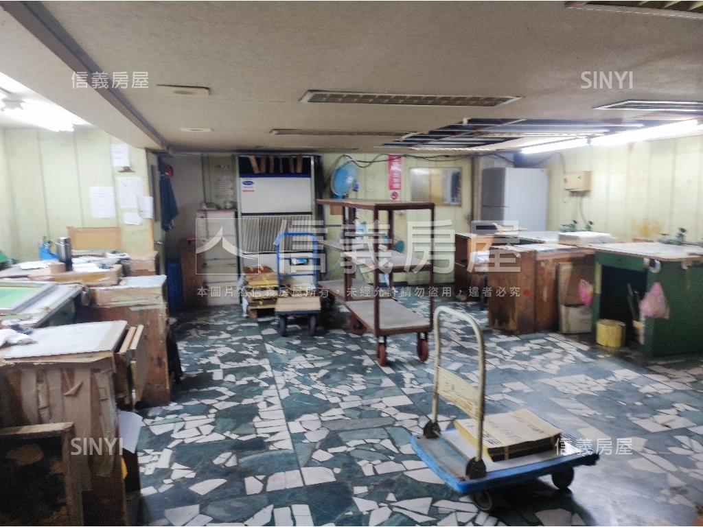 桃園醫院旁裕和街方正廠房房屋室內格局與周邊環境