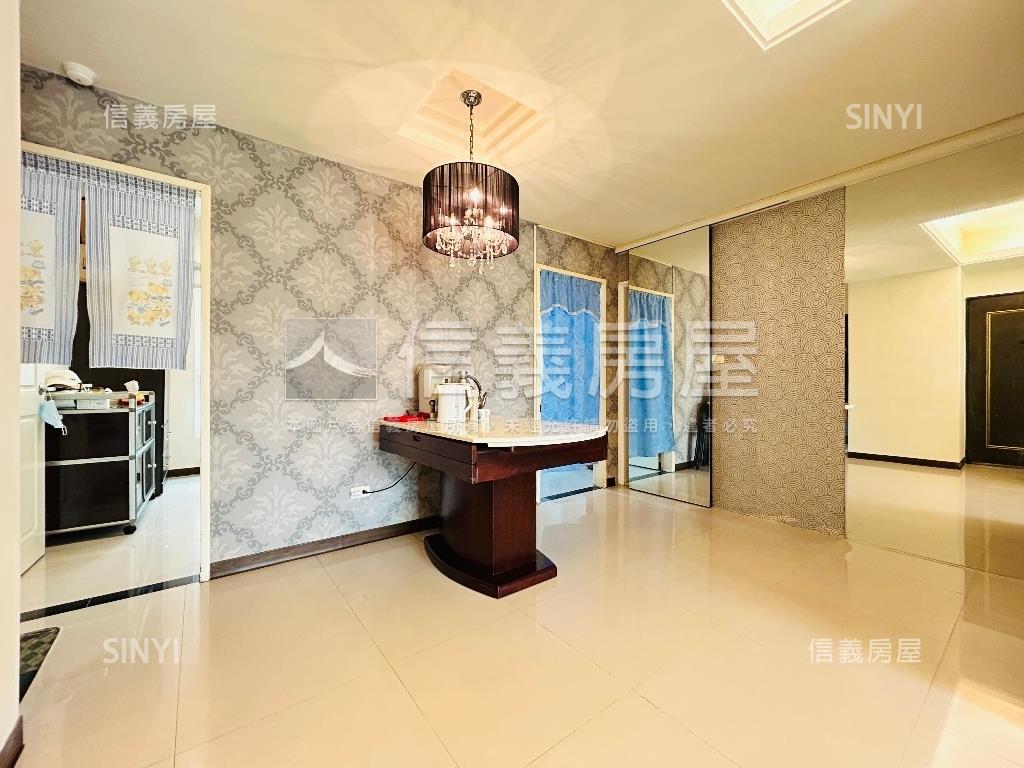 安家帝景３房坡平車位房屋室內格局與周邊環境