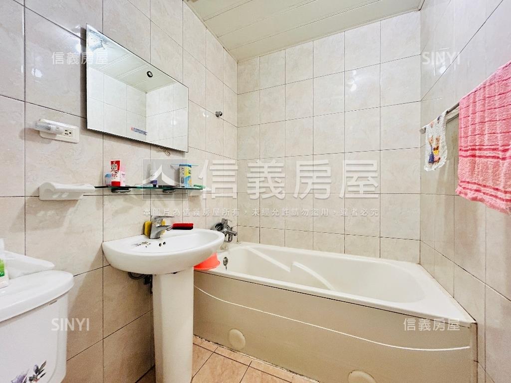 安家帝景３房坡平車位房屋室內格局與周邊環境