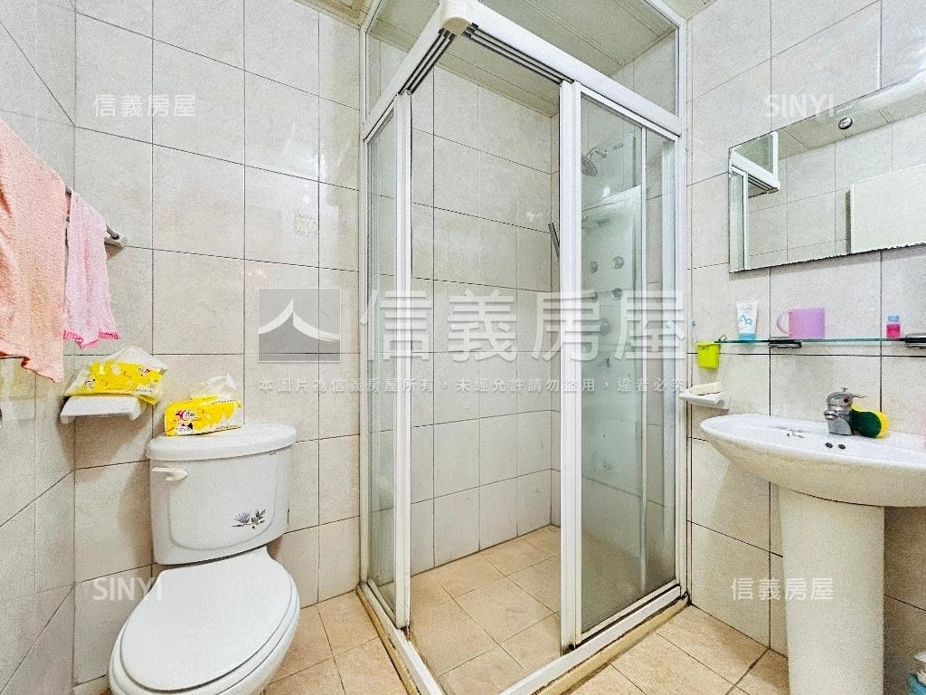 安家帝景３房坡平車位房屋室內格局與周邊環境