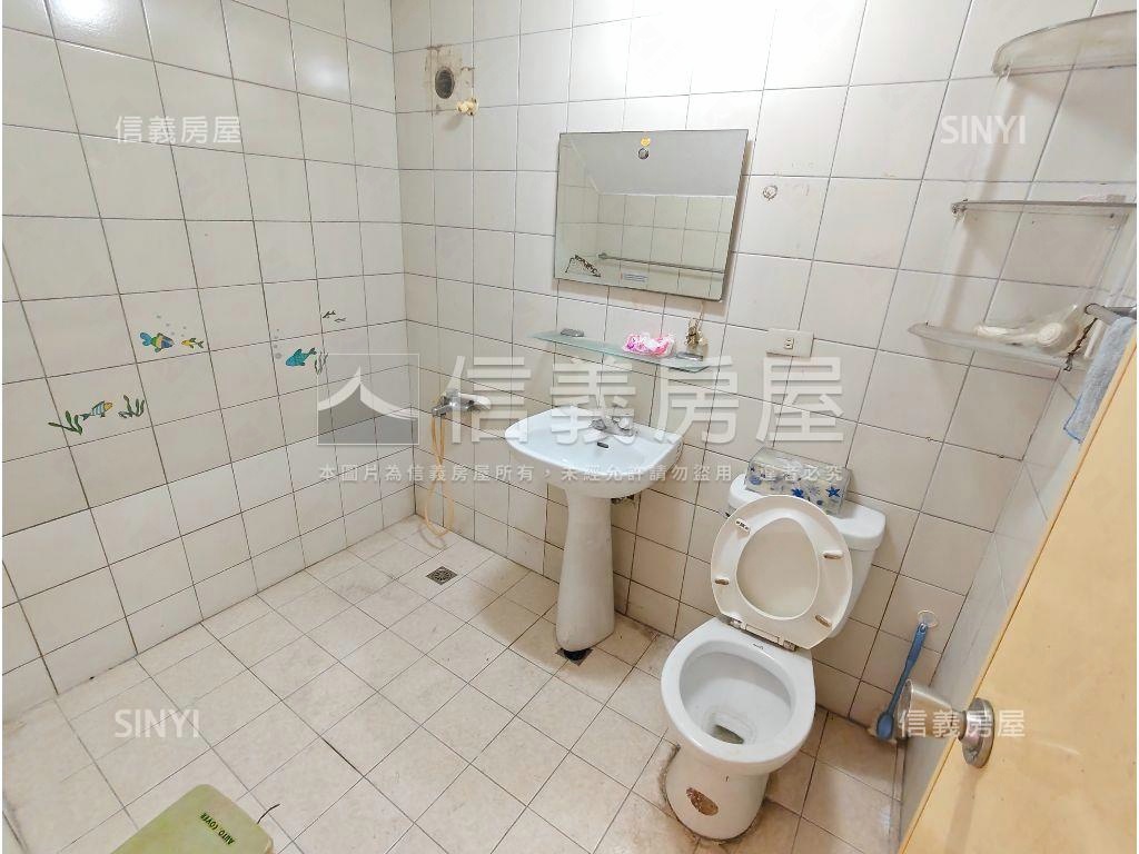 東區近快速道路大地坪透天房屋室內格局與周邊環境