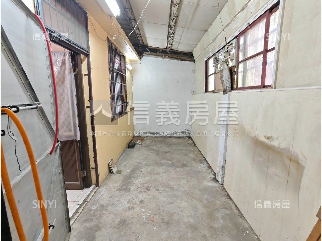 東區近快速道路大地坪透天房屋室內格局與周邊環境