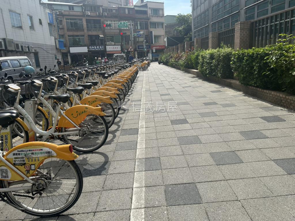低總價店面房屋室內格局與周邊環境
