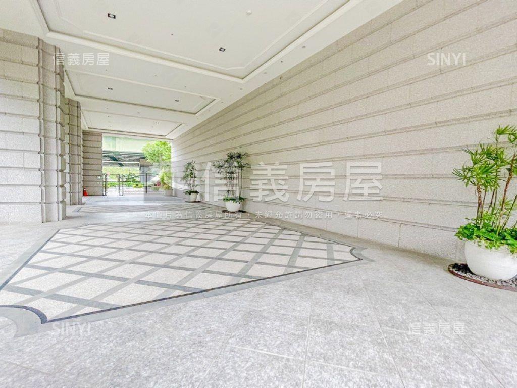 十二期視野精裝美三房平車房屋室內格局與周邊環境