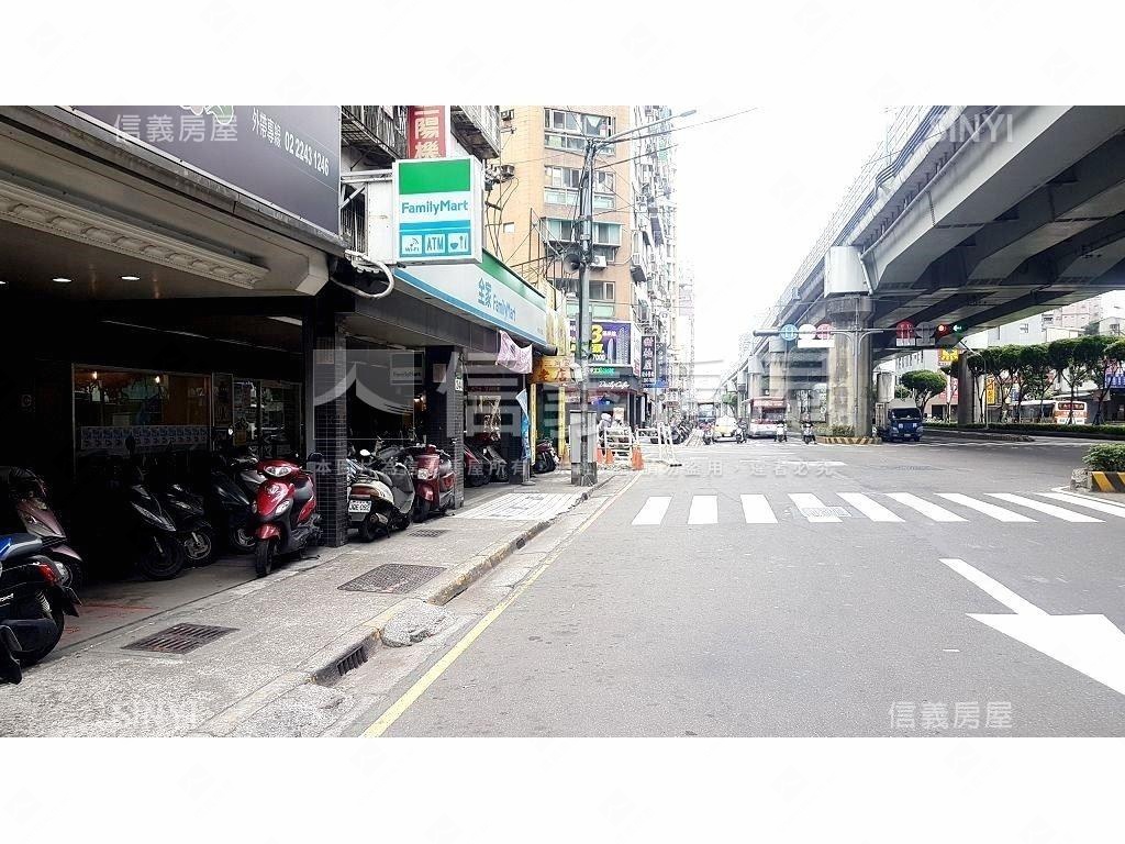 雙和醫院中正路醒目店面房屋室內格局與周邊環境