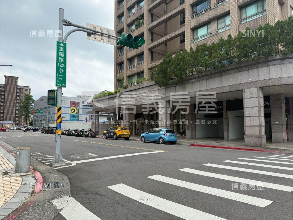 南港重劃區邊間超值店面房屋室內格局與周邊環境