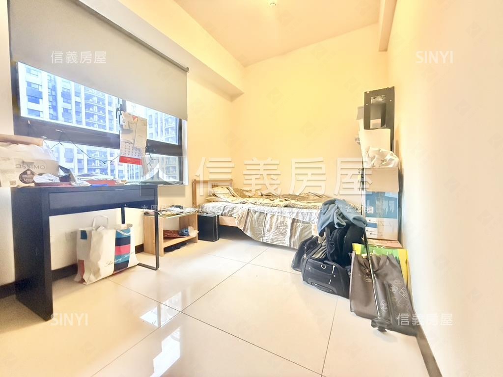 朝南邊間景觀三房稀有釋出房屋室內格局與周邊環境