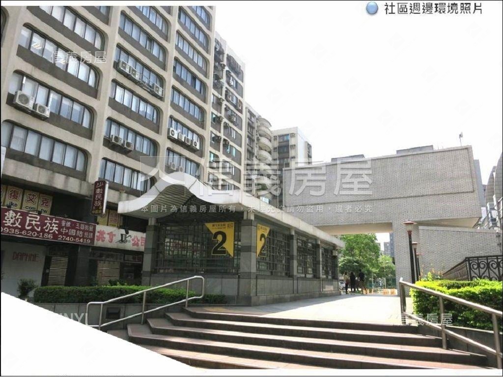 仁愛名宅旁面寬店面房屋室內格局與周邊環境